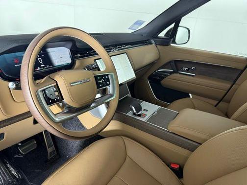 2025 Land Rover Range Rover P550e SE