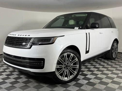 White Pearl 2026 Land Rover Range Rover P400 SE