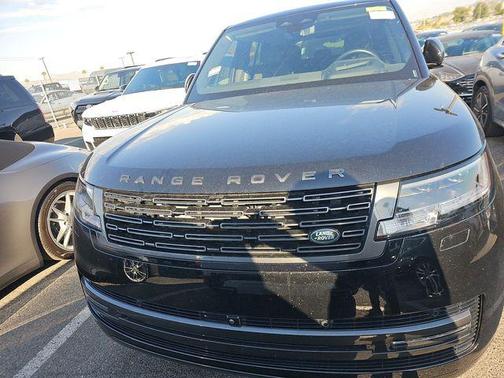 2025 Land Rover Range Rover P550e SE