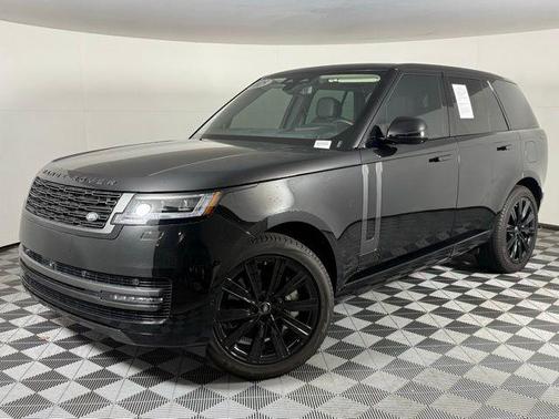 2025 Land Rover Range Rover P550e SE
