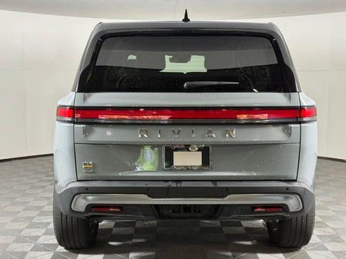2023 Rivian R1S Adventure