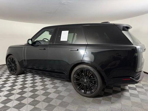 2023 Land Rover Range Rover P530 SE