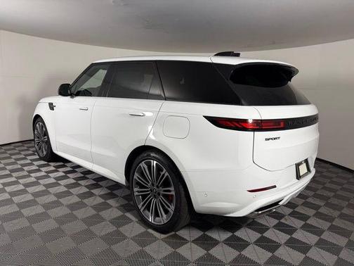 2025 Land Rover Range Rover Sport SE