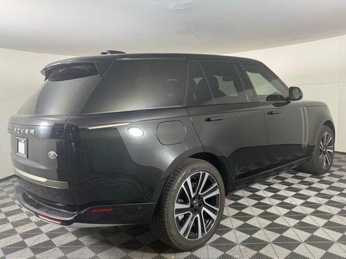 2023 Land Rover Range Rover P530 SE