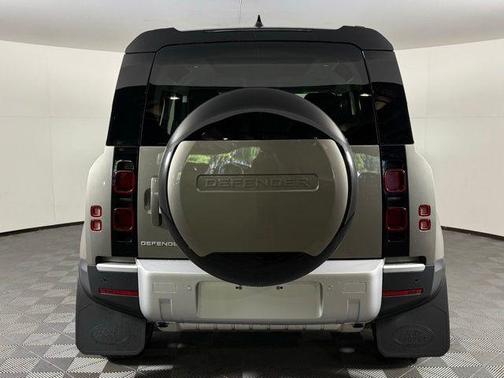 2025 Land Rover Defender 90 P300 S