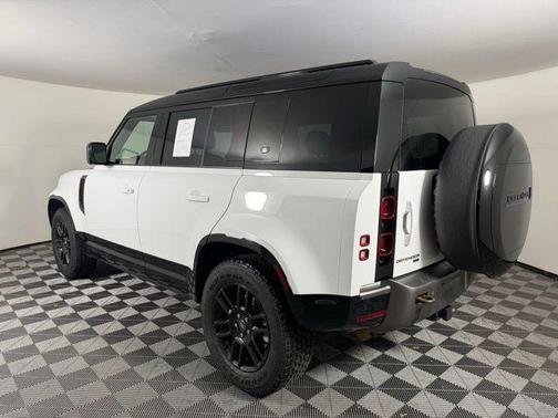 2023 Land Rover Defender 110 X-Dynamic SE
