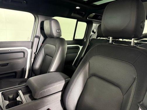 2023 Land Rover Defender 110 X-Dynamic SE