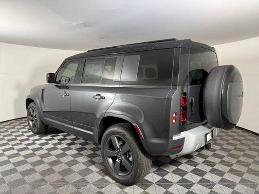 2025 Land Rover Defender 110 P300