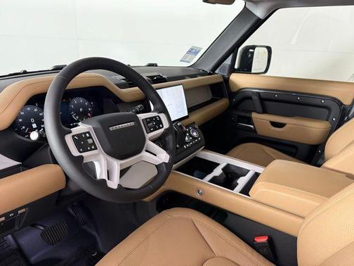 2025 Land Rover Defender 110 P300