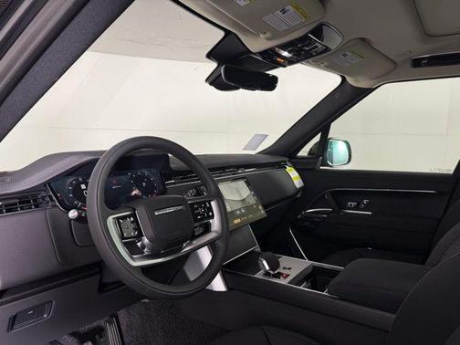 2025 Land Rover Range Rover P530 SE