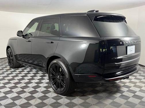 2025 Land Rover Range Rover P530 SE