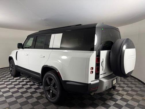 2025 Land Rover Defender 130 P400 S