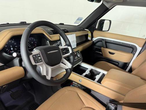 2025 Land Rover Defender 130 P400 S