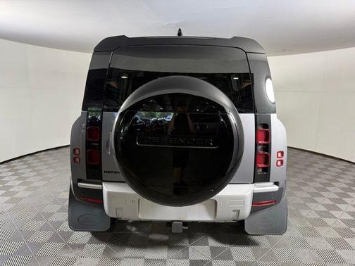 2024 Land Rover Defender 110 P300