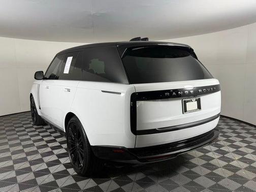 2025 Land Rover Range Rover P400 SE