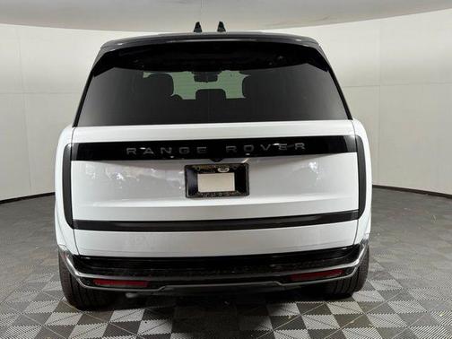 2025 Land Rover Range Rover P400 SE