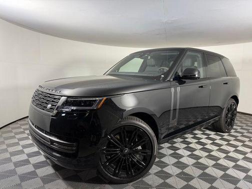 2025 Land Rover Range Rover P530 SE