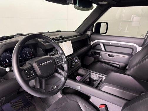 2023 Land Rover Defender 130 X-Dynamic SE