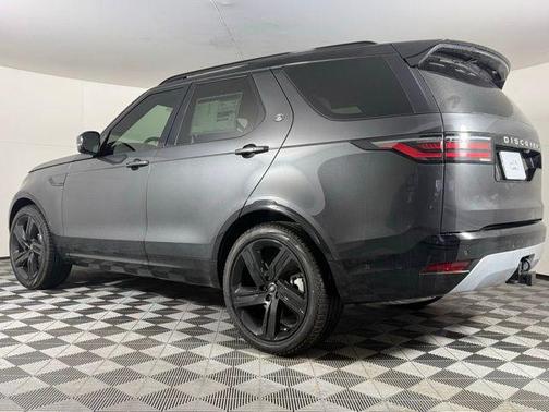 2026 Land Rover Discovery Tempest Edition