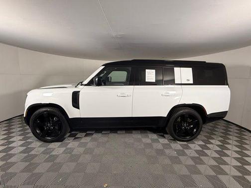 2024 Land Rover Defender 130 P400 X-Dynamic SE