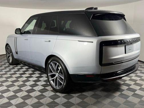 2025 Land Rover Range Rover P530 SE