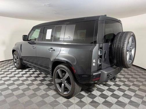 2023 Land Rover Defender 110 V8