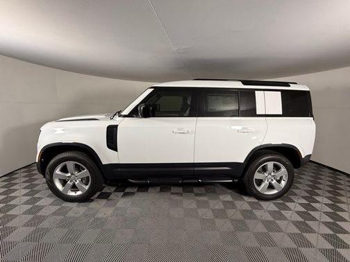 2025 Land Rover Defender 110 P300