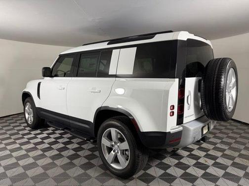 2025 Land Rover Defender 110 P300