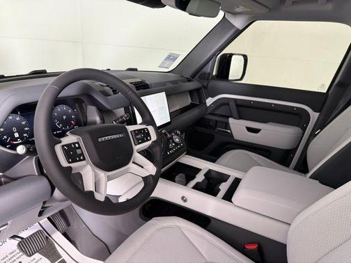 2025 Land Rover Defender 110 P300