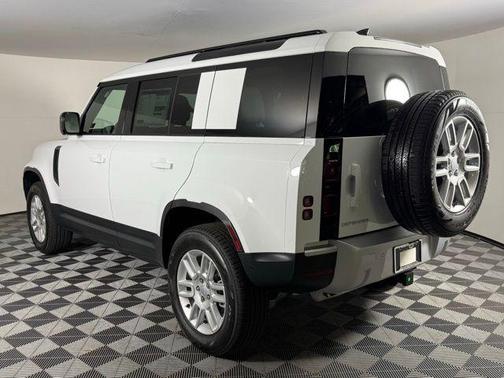 2025 Land Rover Defender 110 P300