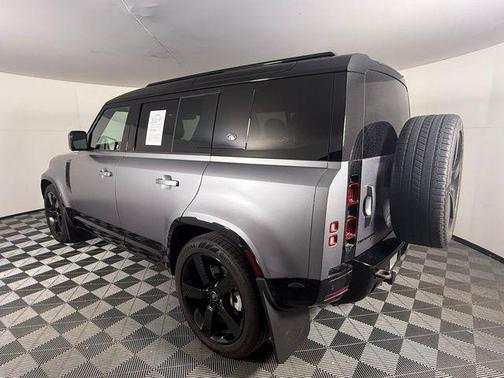 2023 Land Rover Defender 110 X-Dynamic SE