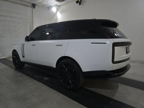 2023 Land Rover Range Rover P530 SE