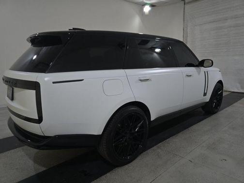 2023 Land Rover Range Rover P530 SE