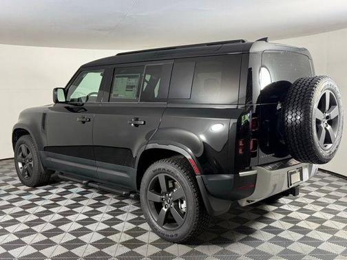 2025 Land Rover Defender 110 P300