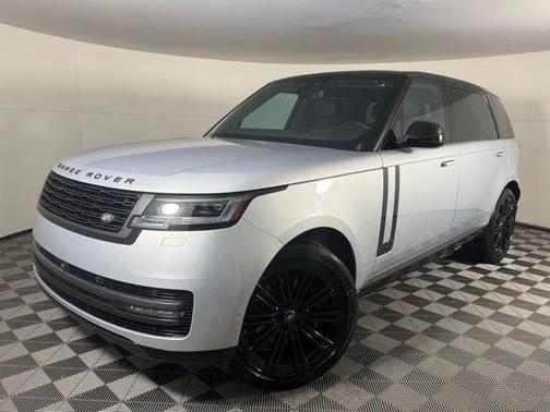 2025 Land Rover Range Rover P530 SE 7 Seat