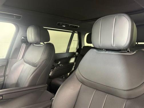 2025 Land Rover Range Rover P530 SE 7 Seat