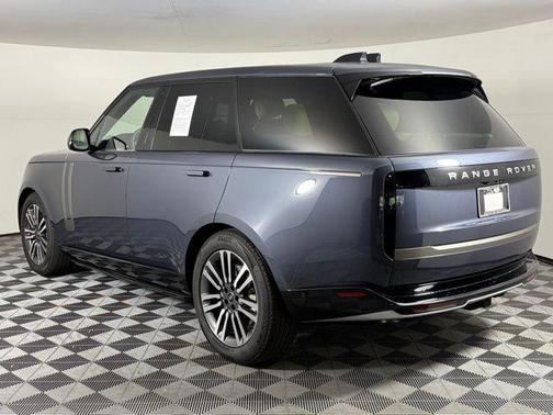 2025 Land Rover Range Rover P530 SE