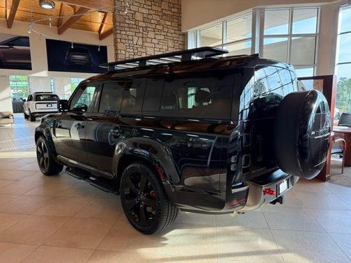 2025 Land Rover Defender 130 P400 X