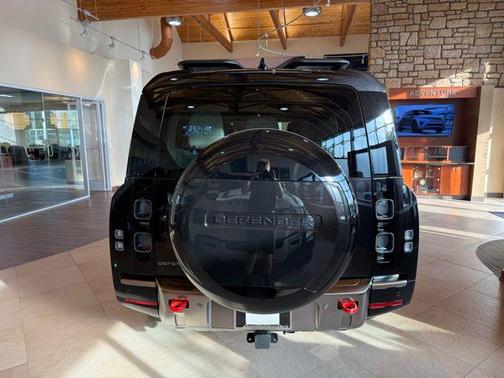 2025 Land Rover Defender 130 P400 X