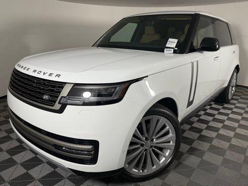 2025 Land Rover Range Rover P400 SE 7 Seat