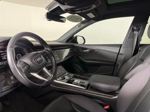 Daytona Gray Pearl 2021 Audi Q8 55 Premium Plus
