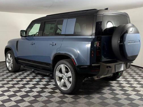 2025 Land Rover Defender 110 P400 X-Dynamic SE