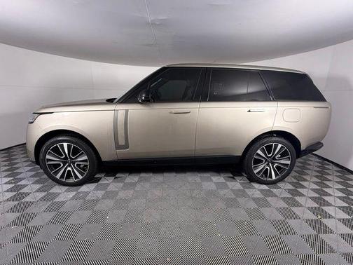 2025 Land Rover Range Rover P550e SE