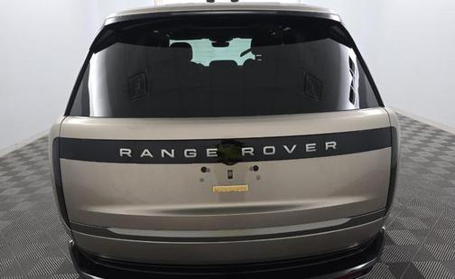 2025 Land Rover Range Rover P550e SE