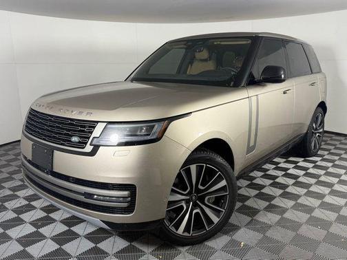 2025 Land Rover Range Rover P550e SE