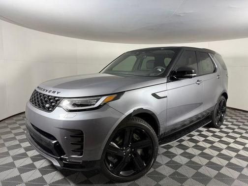 2025 Land Rover Discovery P300 Dynamic SE