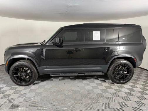 2023 Land Rover Defender 110 SE