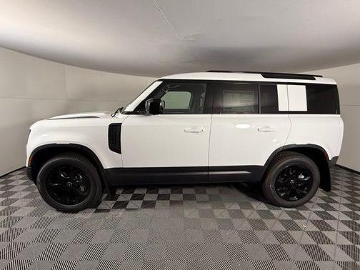 2025 Land Rover Defender 110 P400 S