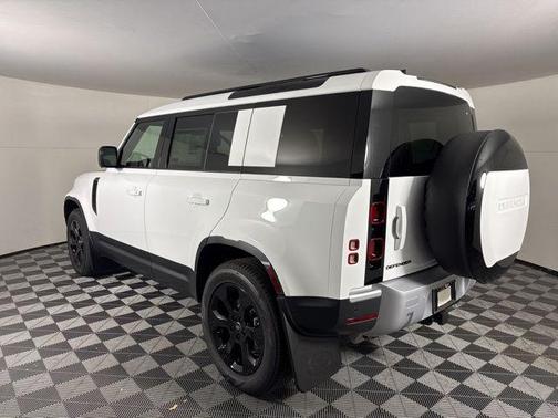 2025 Land Rover Defender 110 P400 S