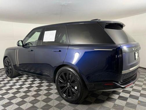 2023 Land Rover Range Rover P530 SE